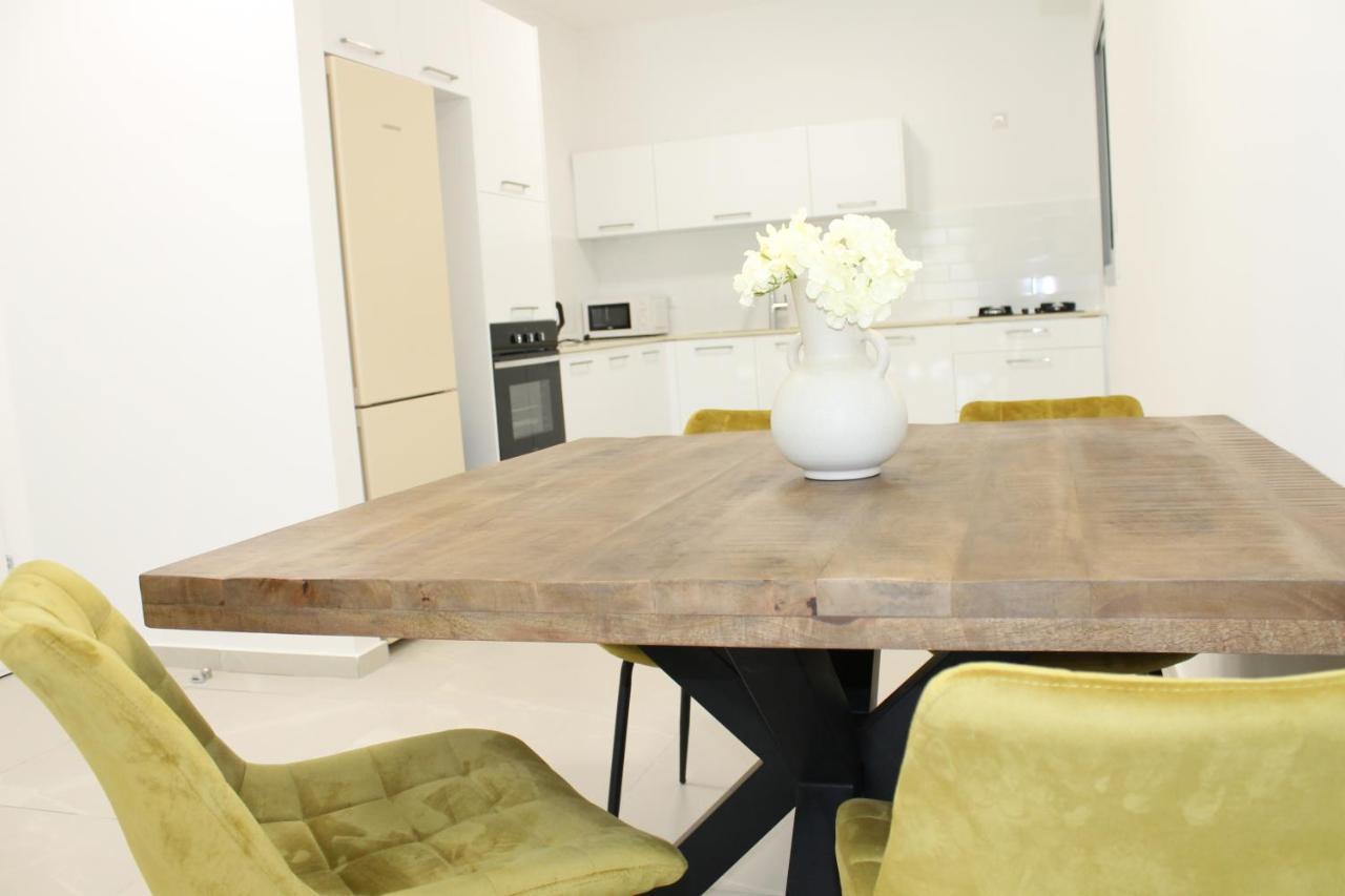 Beach Suite Israel- Private Jacuzzi, Beach View, Gym, Low Fee For Off-Site Indoor Pool & Spa ביץ סוייט ישראל- ג'קוזי פרטי עם נוף ים, אפשרות לבריכה מקורה וספא בתשלום ממש מוזל Aschkelon Exterior foto