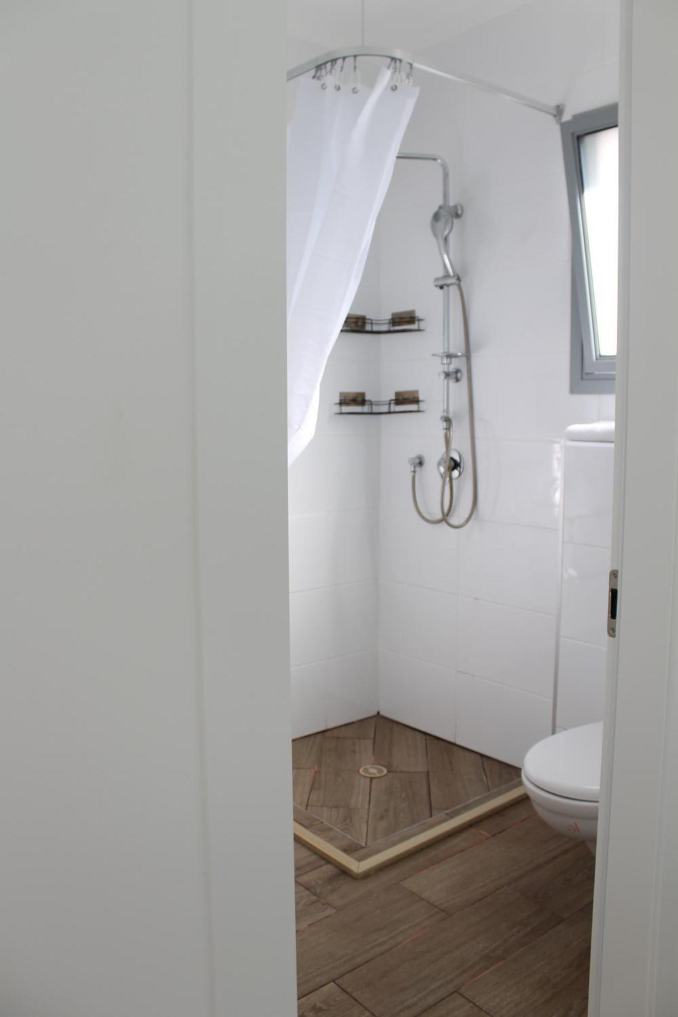 Beach Suite Israel- Private Jacuzzi, Beach View, Gym, Low Fee For Off-Site Indoor Pool & Spa ביץ סוייט ישראל- ג'קוזי פרטי עם נוף ים, אפשרות לבריכה מקורה וספא בתשלום ממש מוזל Aschkelon Exterior foto